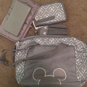 Disney Diaper Bag 5 in 1 Set Gray Diaper Tote NWT